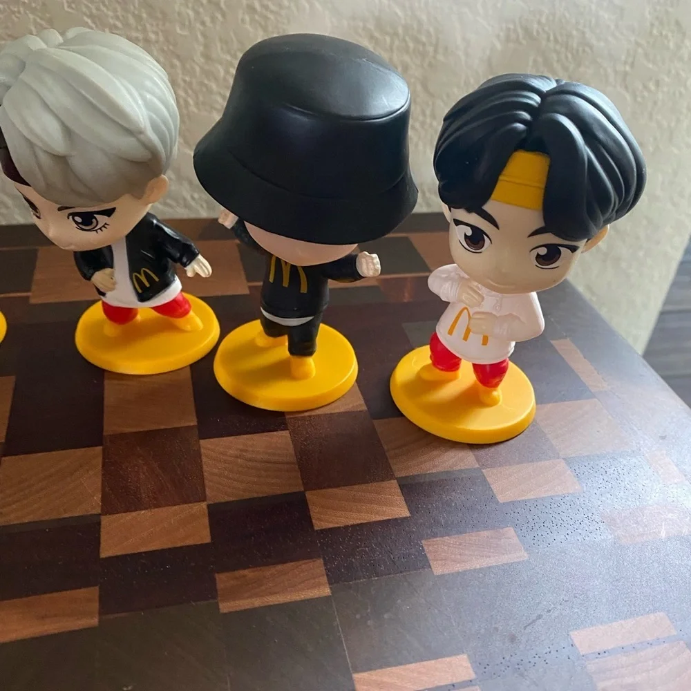 11 McDonald's x TinyTAN BTS K-Pop Idol Figurine Encore Edition Collectibles Toys